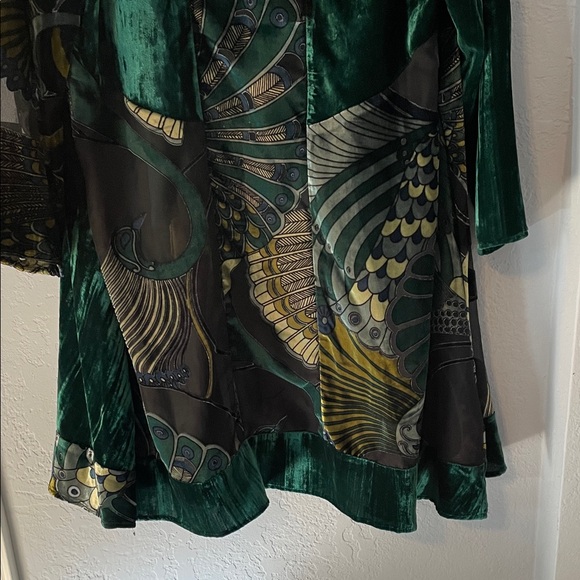 Elegant Green and Black Women's Kimono Jacket - Picture 5 of 13